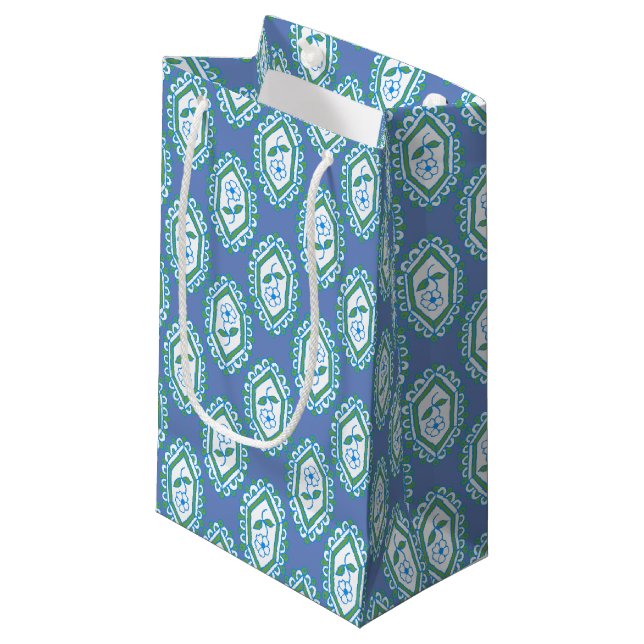 Chic Blue Vintag Periwinkle Blumenmuster Kleine Geschenktüte (Vorderseite Schrägansicht)