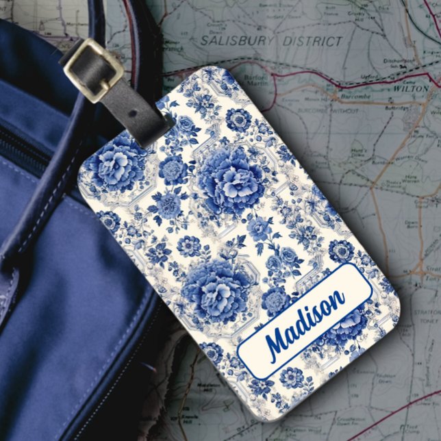 Chic Blue White Blumenchinoiserie Toile Monogramm Gepäckanhänger (Von Creator hochgeladen)