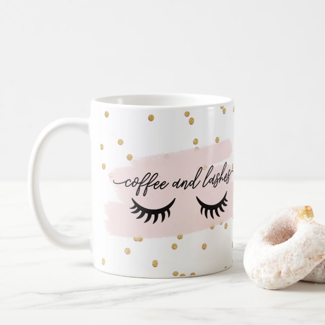 Chic Blush Kaffee und Lashes Imitate Gold mit Name Kaffeetasse (Mit Donut)