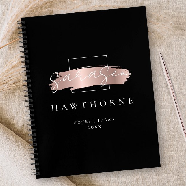 Chic Brush Stroke Black Imitats Rose Gold Monogram Notizbuch (Von Creator hochgeladen)