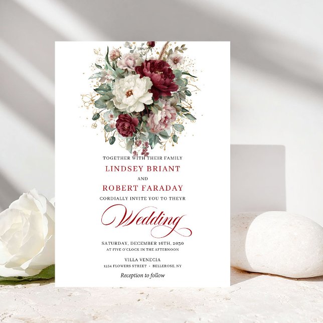 Chic Burgundy and White Flowers Gold Wedding  Einladung (Chic Burgundy and White Flowers Gold Wedding Invite)