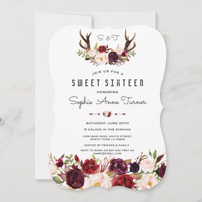 Chic Burgundy Floral Antlers Handwriting Sweet 16 Einladung (Vorderseite)