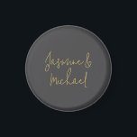 Chic Calligraphy Couple Names Gray & Gold Magnet<br><div class="desc">Sie können die Schriftart,  Hintergrundbild und Farbe,  Buchstaben und Buchstaben leicht ändern.</div>