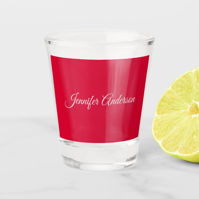 Chic Calligraphy Elegance Cherry Red Personalisier Schnapsglas (Vorderseite)