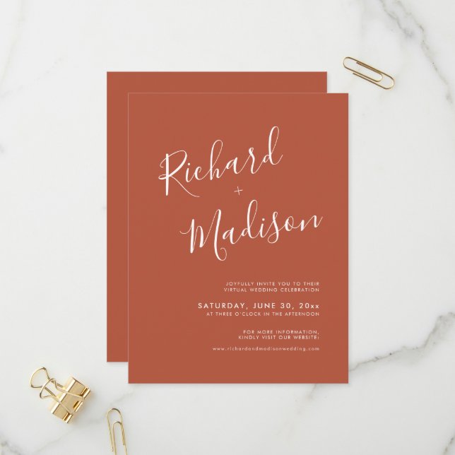 Chic Calligraphy Terracotta Foto Virtual Wedding Einladungspostkarte (Vorderseite/Rückseite Beispiel)