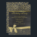 Chic Chalkboard und Goldene Feier Einladung<br><div class="desc">Stilvolle Holiday Party Einladung in einem trendigen Chalkboard grau mit goldenen Tonmustern,  oben und unten auf der Einladung. Die Grafik eines hübschen,  blassgoldfarbenen Satins,  das Bänder und Bogen aussieht,  erstreckt sich über den Boden der Einladung. Der gesamte Text ist für Ihr Party personalisiert.</div>