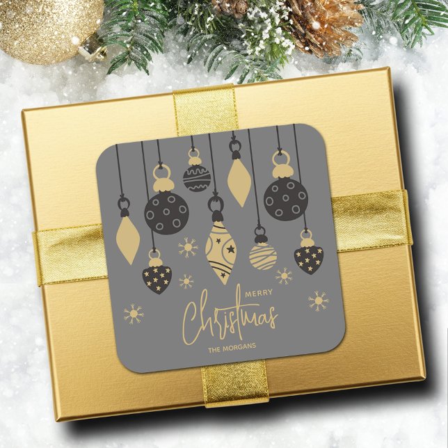 Chic Christmas Ornaments auf Grau Quadratischer Aufkleber (Chic black and gold Christmas tree ornaments on grey square 3" sticker (1-1/2" available, too))