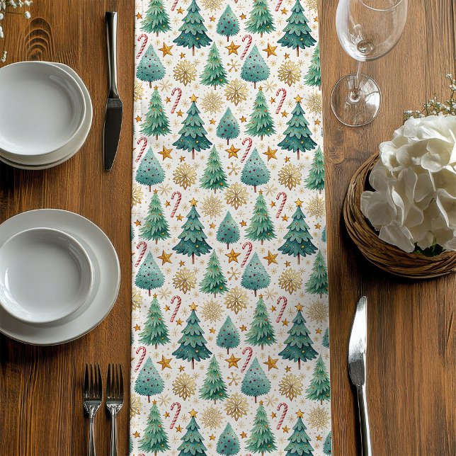 Chic Christmas Trees Holiday Dining Table Runner Mittelgroßer Tischläufer (Chic Christmas Trees Holiday Dining Table Runner)