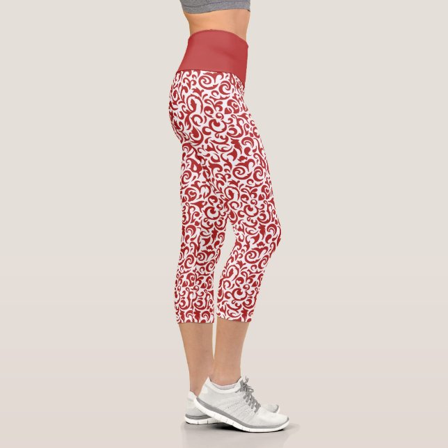 Chic Dark Red White Damask Blumenmuster Capri Leggings (Rechts)