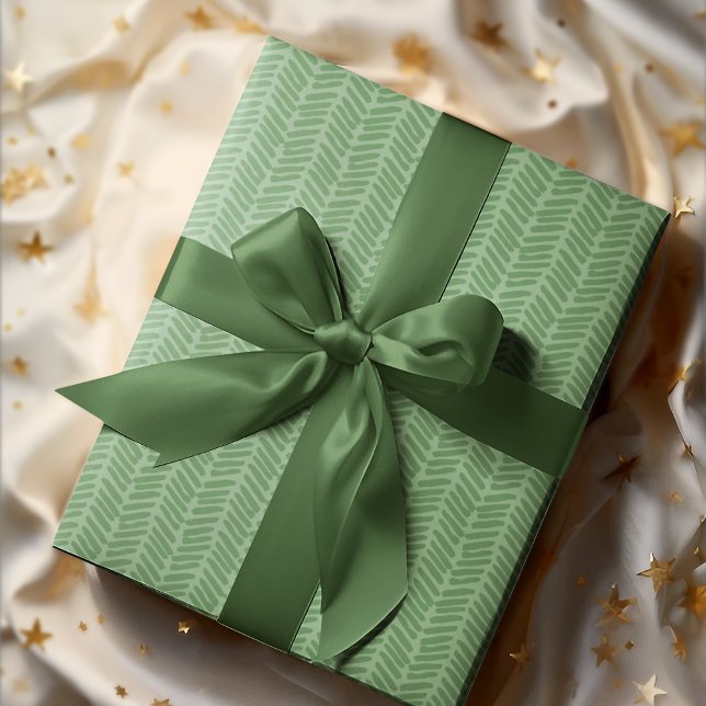 Chic Dark Sage Light Forest Green Striped Zigzag Geschenkpapier (Von Creator hochgeladen)