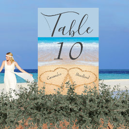 Chic Dusty Blue Beach Hochzeit 2 Herzen in Sand Tischnummer