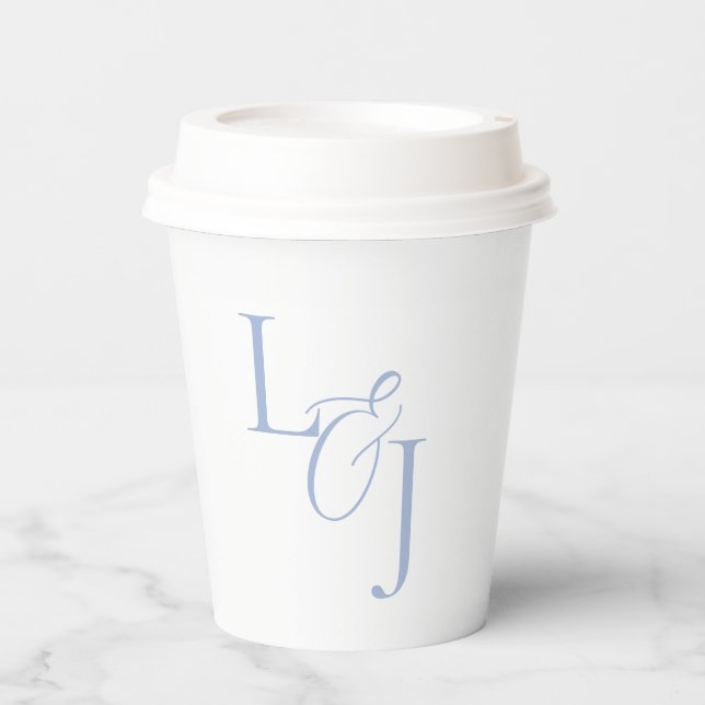 Chic Dusty Blue Monogram Script Event Wedding Pappbecher (Vorderseite)