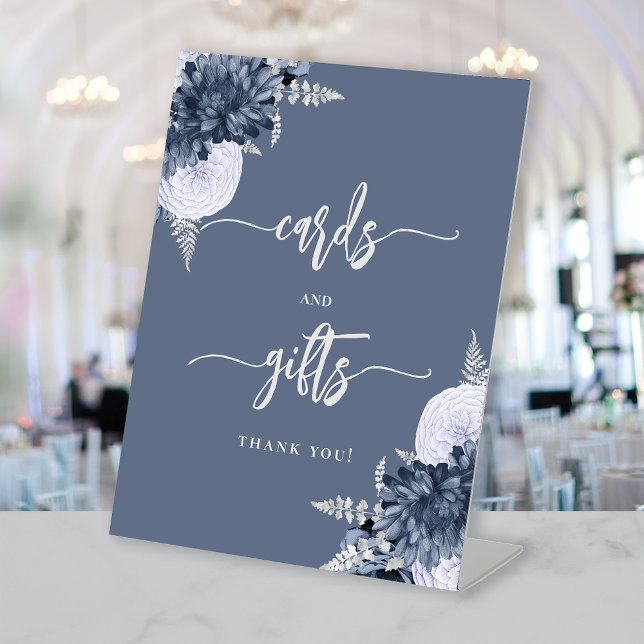 Chic Dusty Blue Silver Floral Wedding Cards Gifts Sockelschild (Von Creator hochgeladen)