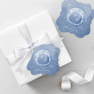 Chic Dusty Blue Watercolor Script Monogram Wedding Geschenkanhänger