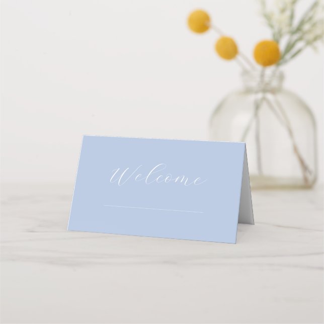 Chic Dusty Blue & White Script Wedding Table Platzkarte (Vorderseite)