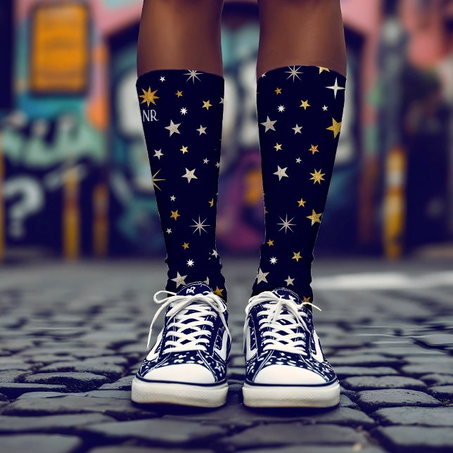Chic Elegant Gold Silver Stars Navy Blue Monogram Socken (Von Creator hochgeladen)