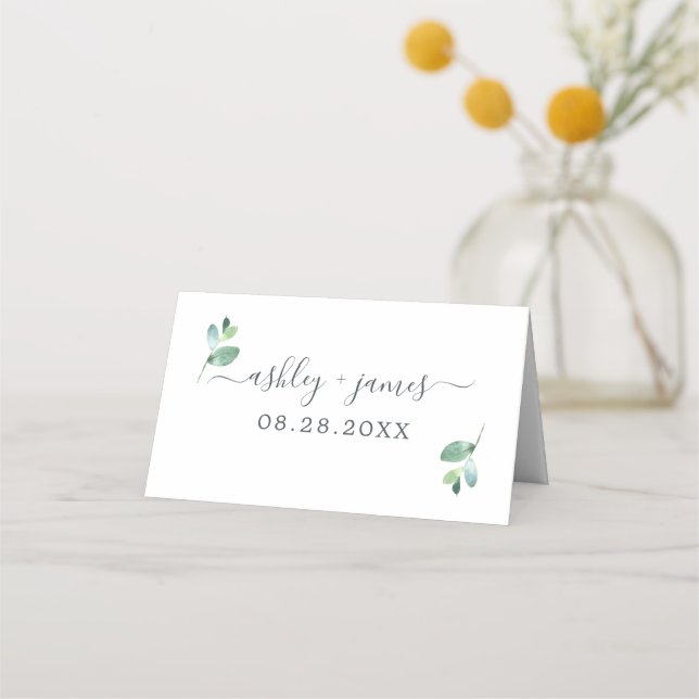 Chic Eucalyptus Foliage White Custom Wedding Platzkarte (Vorderseite)