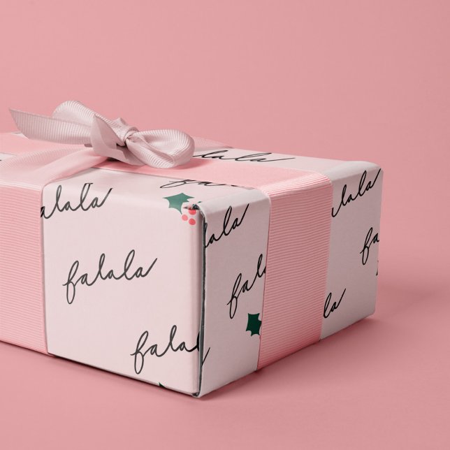 Chic Fa La Hand Lettering Pink Festivals Holly Geschenkpapier (Chic Fa La La Hand Lettering Pink Festive Holly Wrapping Paper)
