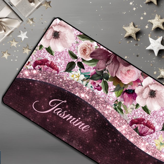 Chic floral Burgundy rosa lila Glitzer Monogramm Schreibtischunterlage (Von Creator hochgeladen)