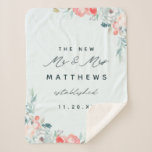 Chic French Garden Floral Peony New Mr. & Mrs. Sherpadecke<br><div class="desc">Chic French Garden Floral Peony Border Design - mit handgemalten Aquarell-Blume und Blattwerk, und eleganten Drehkalligraphie-Schriftart. Ein charmantes Vintages Aussehen in einer pastellfarbenen Palette, die sich perfekt für eine Hochzeit im Frühjahr oder Sommer im Garten eignet. Mit Gefühlen der französischen Landschaft wird dieses romantische Blumendesign Ihr Land, Ihre Scheune oder...</div>