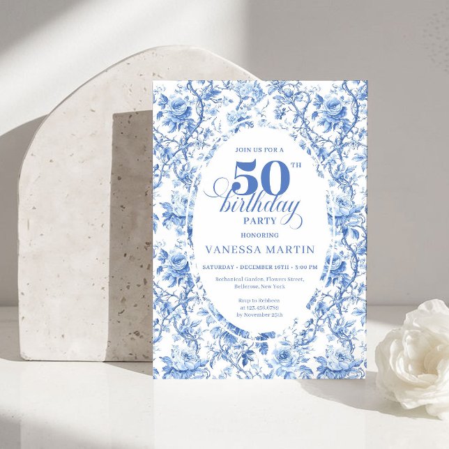 Chic French Toile de Jouy Blue Roses 50th Birthday Einladung (French Toile de Jouy Blue Roses 50th Birthday Invitation)