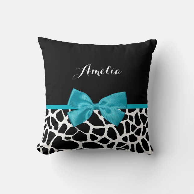 Chic Giraffe Print Aqua Blue Ribbon Bogen mit Name Kissen (Vorderseite)