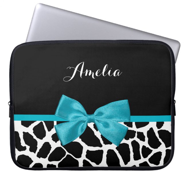 Chic Giraffe Print Aqua Blue Ribbon Bow mit Namen Laptopschutzhülle (Vorderseite)