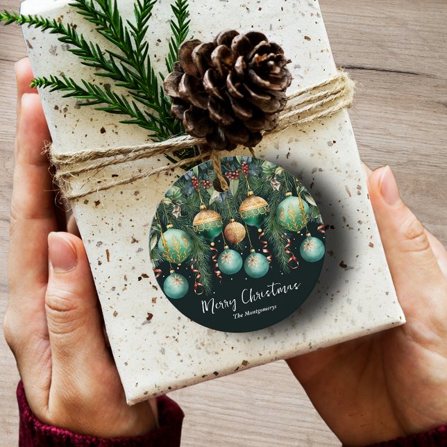 Chic Gold and Green Christmas Tree Ornaments Geschenkanhänger (Chic Merry Christmas round favor tags with green Christmas Tree Ornaments)