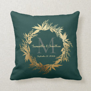 Chic Gold Emerald Green Monogram Wedding Keepake Kissen