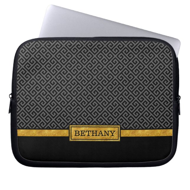Chic Gold Name und Black Greece Key Pattern Laptopschutzhülle (Vorderseite)