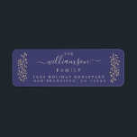 Chic Gold Sprig Blue Christmas Rücksendeadresse<br><div class="desc">Chic rustikale einfache Weihnachtsfeiertagsanschrift mit goldenen Beeren-Sprigs und Ihrem Namen in elegantem Drehbuch auf marinebasischem Hintergrund. Fügen Sie einfach Ihren Namen und Ihre Adresse hinzu. Exklusiv für Sie entworfen von Happy Dolphin Studio.</div>