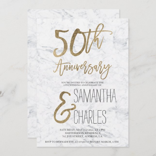 Chic Gold Typografie weißer Marmor 50 Jahre alt Einladung (Vorne/Hinten)