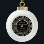 Chic Gold Wirbel Diamond 50 Jahre Hochzeit Keramik Kugel-Ornament<br><div class="desc">Eleganter Golddiamant und Wirbel 50. Hochzeitstag Schmuck.</div>