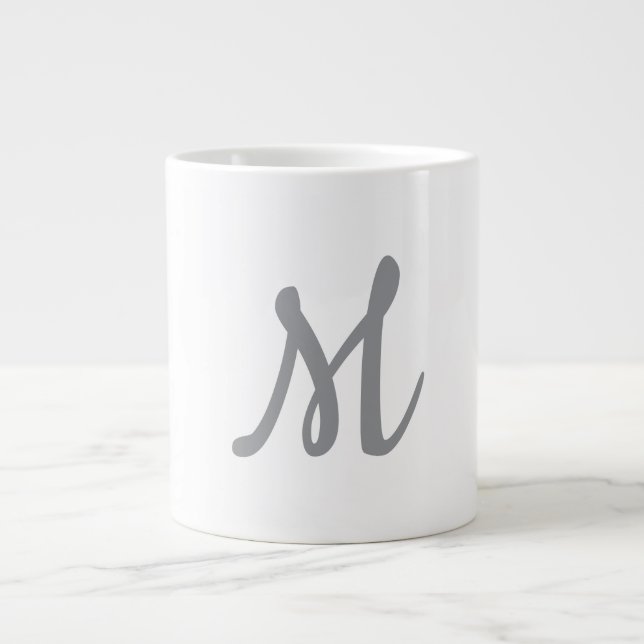 Chic Gray Initial Letter Monogram Modern Jumbo-Tasse (Vorderseite)