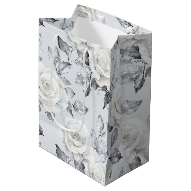 Chic Gray Silver White Floral Wedding Mittlere Geschenktüte (Vorderseite Schrägansicht)