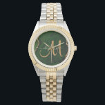 Chic Green Gold Glitzer Agate Custom Monogram Armbanduhr<br><div class="desc">Diese mit Monogramm Uhr besticht durch einen modernen grünen Agerathintergrund,  der von Imitaten mit goldenem Glitzer geprägt ist. Personalisieren Sie Ihr Monogramm zunächst in handgeschriebener Goldskriptkalligraphie mit Ihrem Namen oben. Ein einzigartiges Geschenk für Geburtstag,  Urlaub und jeden besondere Anlass. Entworfen für Sie von Extreme T-Shirts!</div>