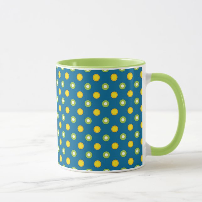 Chic Green Yellow Polka Dots auf Blue Ringer Tasse (Rechts)