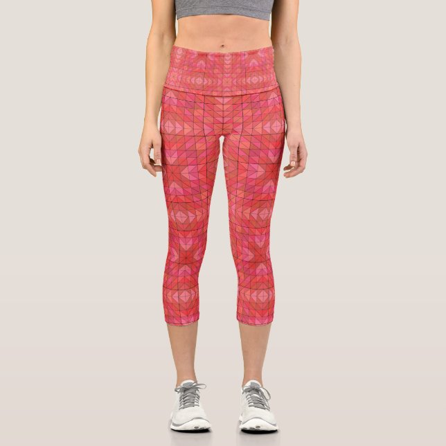 Chic High Waisted Capris mit rotem Dreieck Design (Vorderseite)