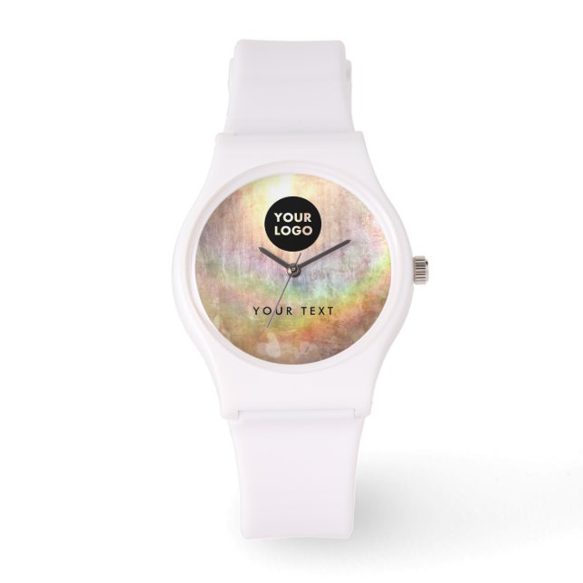 Chic Holographic Beige Logo Armbanduhr (Vorderseite)
