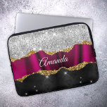 Chic Imitate silber Glitzer Fuchsia schwarze Monog Laptopschutzhülle<br><div class="desc">Hübscher, eleganter und mädchenhafter Imitat Glitzer in rosa Magenta, schwarz und silber zu schaffen, eine besondere stilvolle Laptop-Ärmel. Fügen Sie Ihrem Büro, Ihrem Schreibtisch oder Ihrem persönlichen Raum einen stilvollen individuelle Name und eine monografische Laptop-Hülle hinzu. Das perfekte Accessoire für ein modernes Mädchen oder eine modische Frau. Schönes, modernes und...</div>