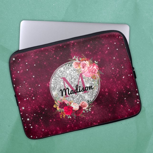 Chic Imitate Silver Glitzer Burgundy Floral Monogr Laptopschutzhülle (Von Creator hochgeladen)