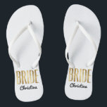 Chic Imitats Gold Bride Wedding Bachelorette Flip Flops<br><div class="desc">Elegante,  schicke und moderne Imitate drucken Gold-Kontur,  Bride-Sake-Flip-Flops. Dieses klassische und raffinierte Design ist perfekt für die stilvolle,  trendige und stilvolle Bride. Tragen Sie sie zu Ihrem Junggeselinnen-Abschied oder zu jeder Hochzeitsfeier. Das gesamte Foto-Druckdesign.</div>