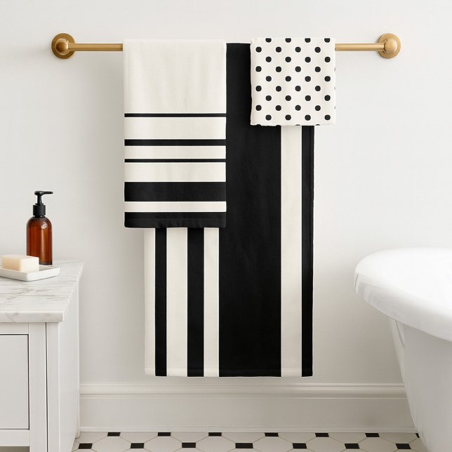 Chic Ivory Black Stripes Polka Dots Badhandtuch Set (A classic bathroom towel set in ivory and chic black with stripes and polka dots)