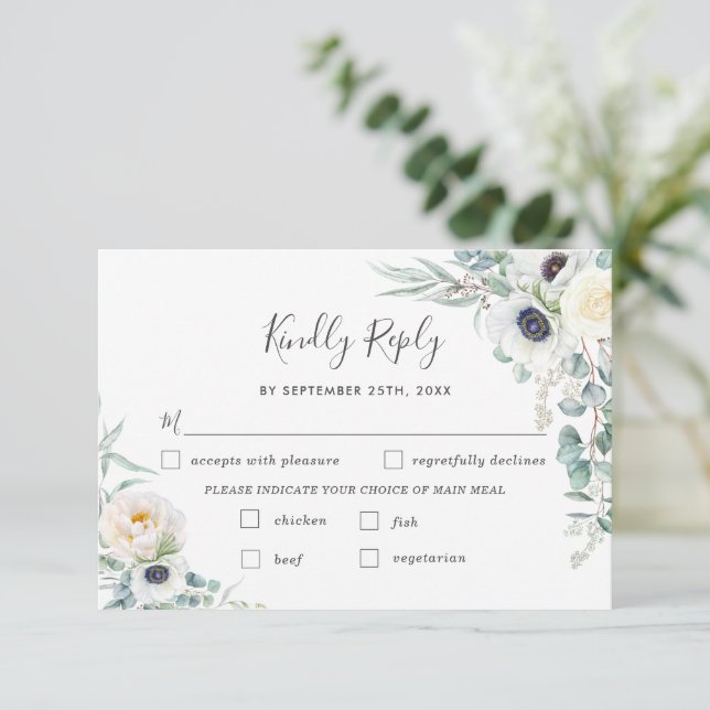 Chic Ivory Peony White Floral Wedding Meal Choice RSVP Karte (Stehend Vorderseite)