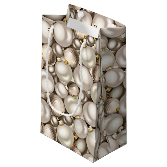 Chic Ivory Silver Gold Baubles Ziermuster Kleine Geschenktüte (Vorderseite Schrägansicht)