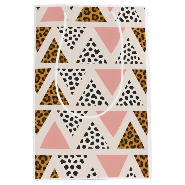 Chic Leopard & Pink Triangle Pattern Mittlere Geschenktüte (Vorderseite)