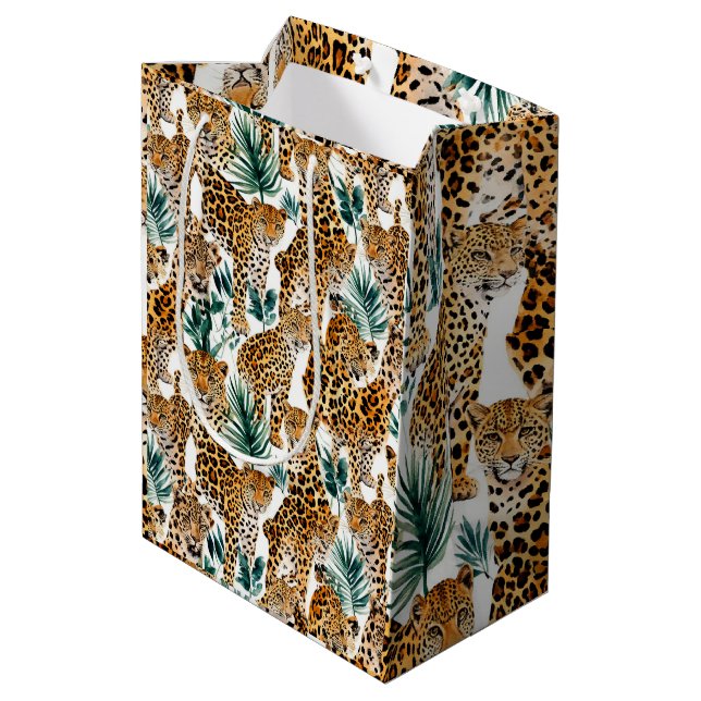 Chic Leopard Print - Bold & Stylish Mittlere Geschenktüte (Rückseite Schrägansicht)