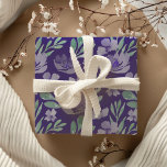 Chic Lila Floral & Foliage Watercolor Muster WW Geschenkpapier Set<br><div class="desc">Das ist ein wunderschönes originales Aquarelldesign,  das in unserem Studio entworfen wurde. Die zarten violetten Blumen kontrastieren wunderschön mit den grünen Blattelementen. Ideal für Hochzeiten,  Jubiläen,  Geburtstage und vieles mehr.</div>