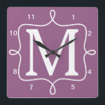 Chic Lila Monogram Quadratische Wanduhr<br><div class="desc">Chic Lila Monogram Wanduhr. Loopy weißer Doodle Rahmen und Single Initialmonogramm auf helle lila Wanduhr. Auch in anderen Farben erhältlich.</div>