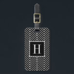 CHIC LUGGAGE/BAG TAG_MODERN SCHWARZ/WEISS ZIGZAG GEPÄCKANHÄNGER<br><div class="desc">CHIC LUGGAGE/BAG TAG_MODERN WHITE ZIGZAG AUF SCHWARZ. SCHWARZE TAG MIT WEISSEM MONOGRAMM. SCHWARZ MIT WEISSER INFORMATION TEXT. MATCHES UGOBAGS LUGGAGE BAG</div>